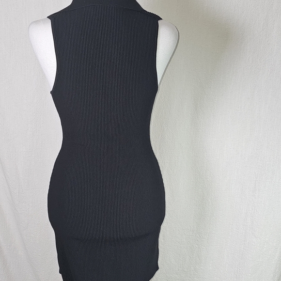 Aritzia Babaton Deep V Neck Sculpt Knit Ribbed Dress Sz M Black - Picture 9 of 15